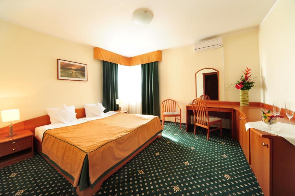 Hotel T&T Познан Стая снимка