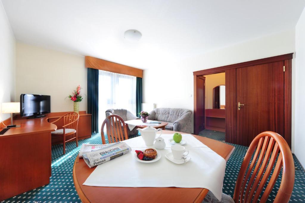 Hotel T&T Познан Стая снимка